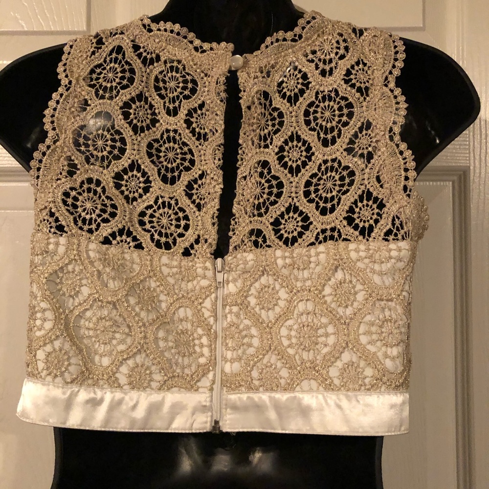 Top - Picture 2 of 2